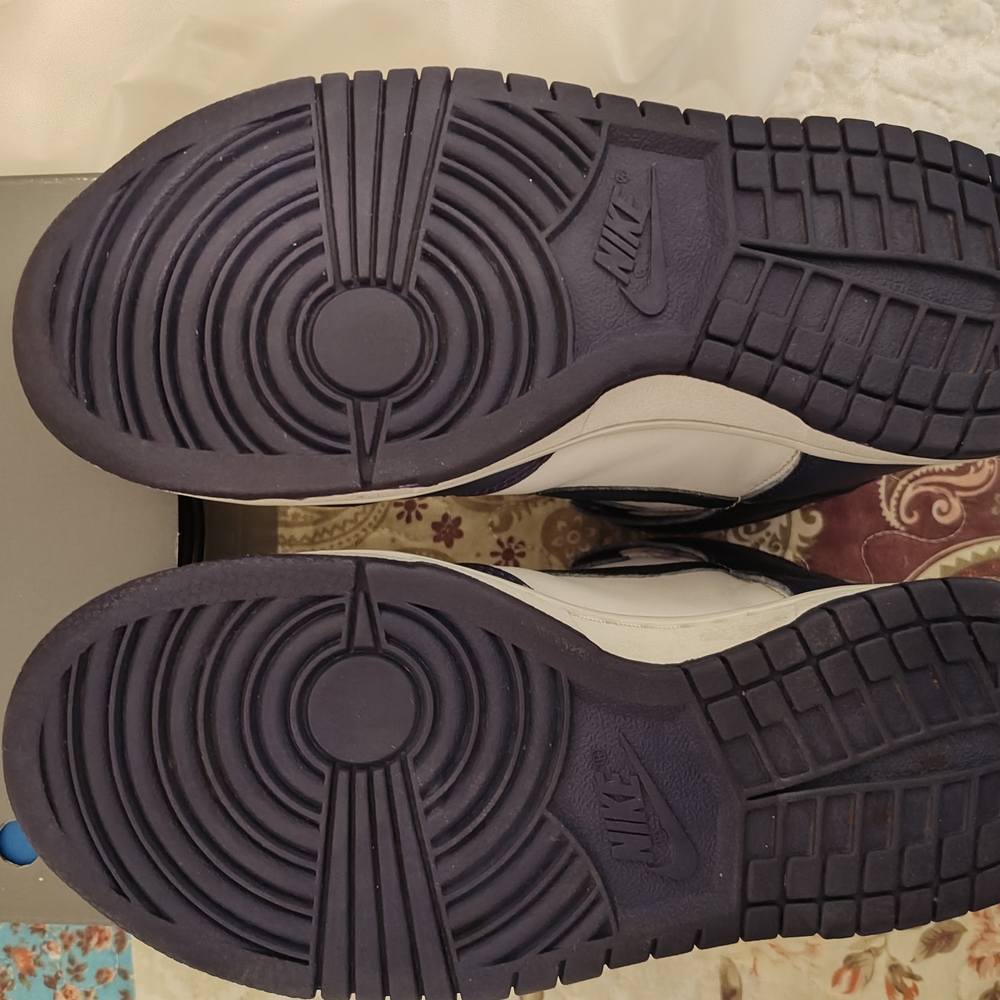 Nike Midnight Navy Dunks - Picture 2 of 8